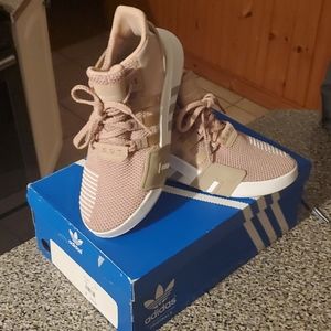 Womans Adidas sneakers